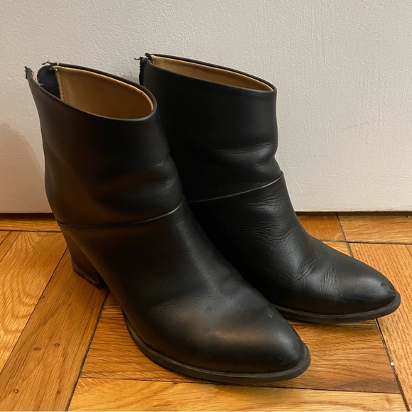 Nisolo Dari Commuter Boots - Picture 2 of 5